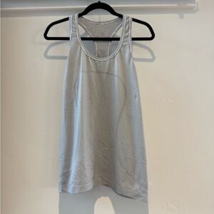 Lululemon Light Gray Striped Tank Top ✨